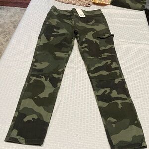 Dex girls camo leggings, large